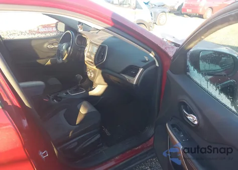 2017 Jeep Cherokee Altitude Fwd z USA, uszkodzony, nr VIN 1C4PJLAS1HW577237